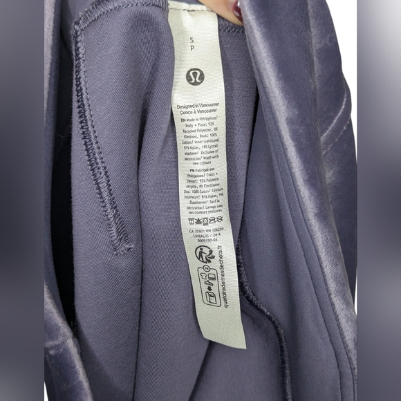 Lululemon Scuba High-Rise Velvet Mini Skirt Nightfall Gray Purple NWT Size Small - Picture 10 of 12